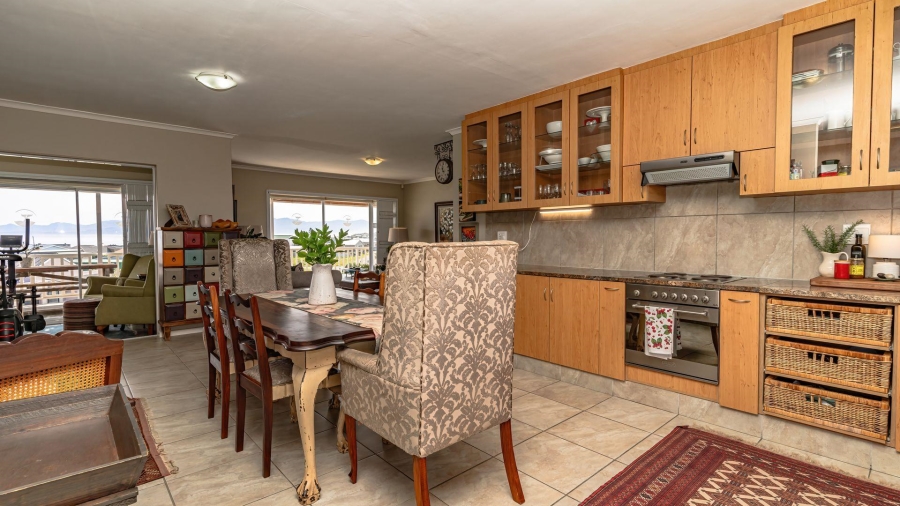3 Bedroom Property for Sale in Perlemoenbaai Western Cape